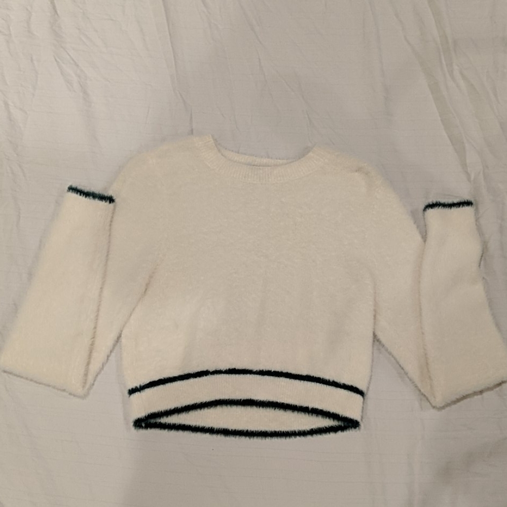 Fuzzy cropped tennis sweater
